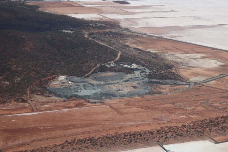 Karora Announces Record Quarterly Adjusted EBITDA of $23 Million and Record Low AISC of US$1,044 per ounce Since HGO Acquisition